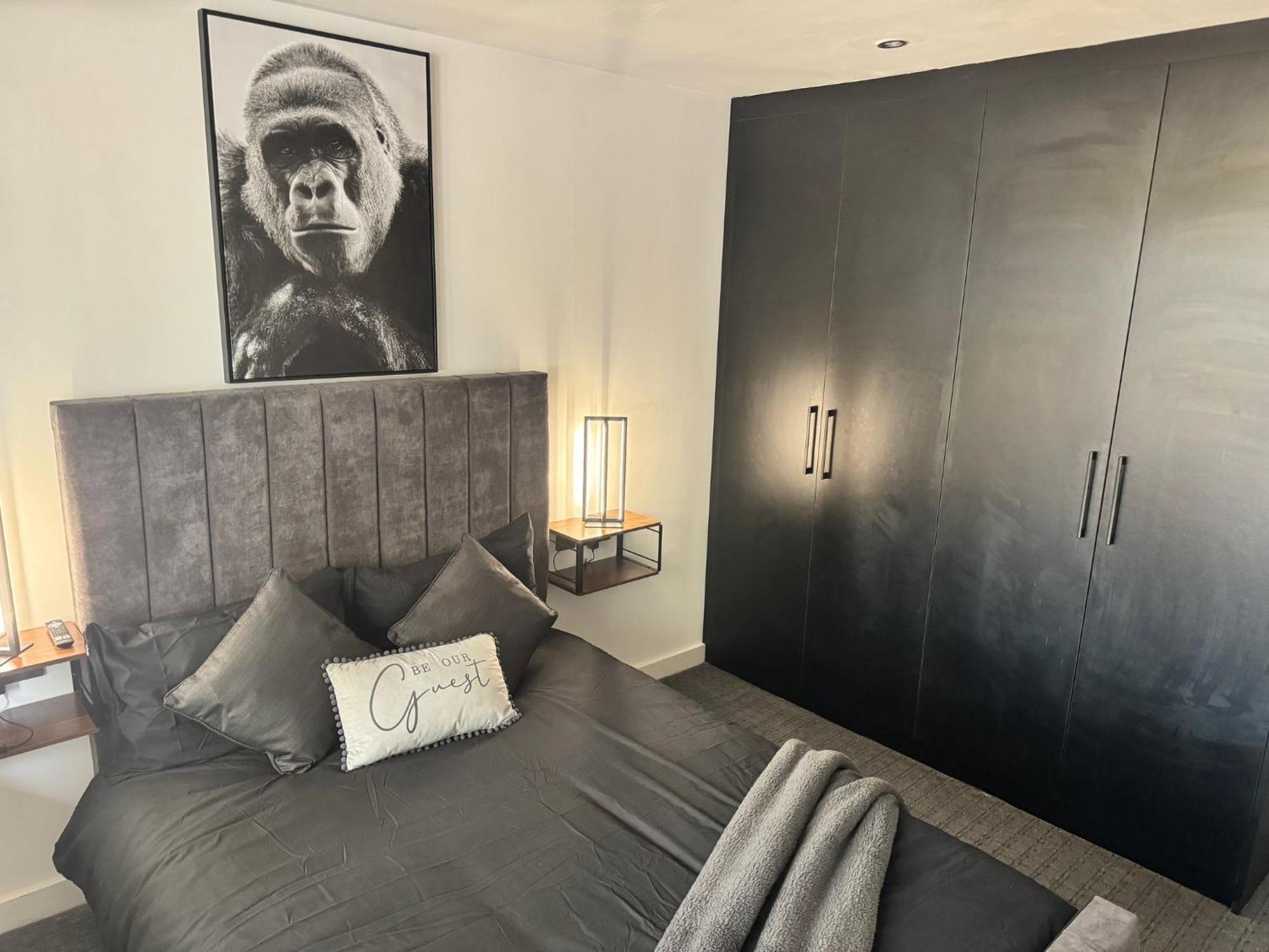Luxury Flat In Apartment Uxbridge