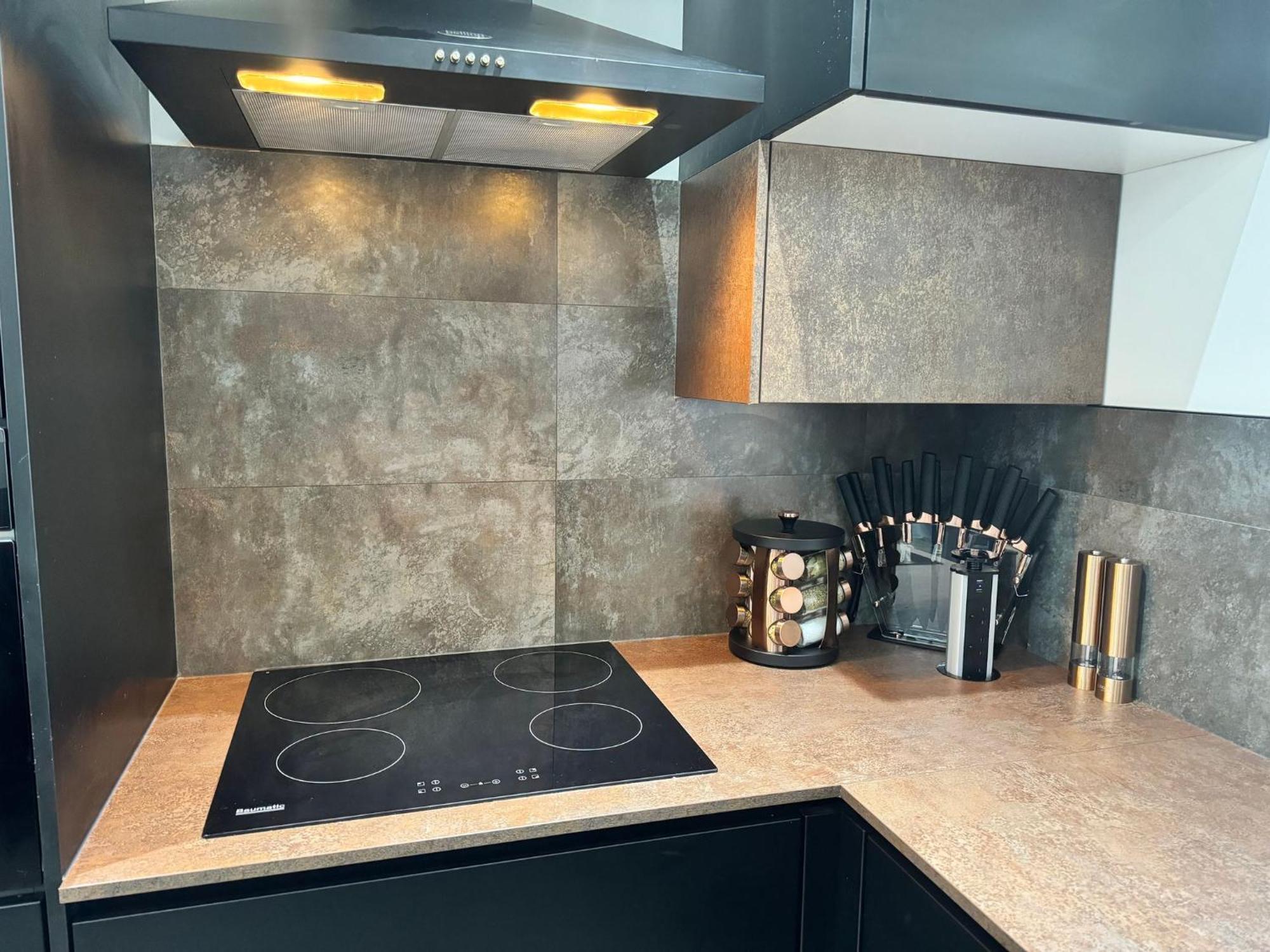 Luxury Flat In * Uxbridge
